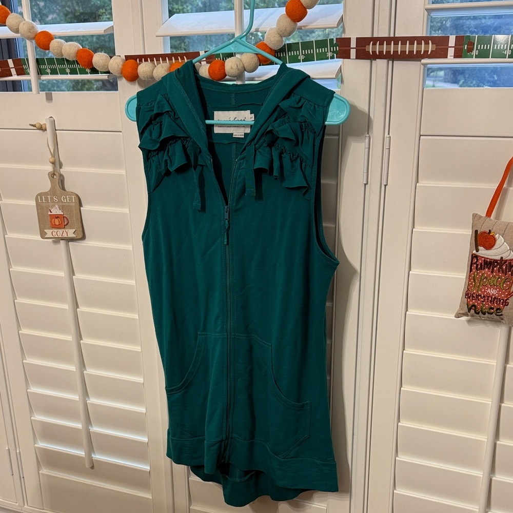 Evy's Tree Teal Ruffle Sleeveless Hoodie